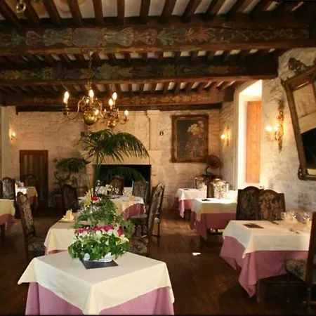 Chateau La Fleunie - Et Restaurant Hotel 4*