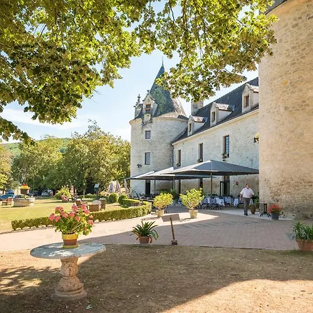 Chateau La Fleunie - Et Restaurant 4*
