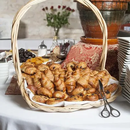 מלון Chateau La Fleunie - Et Restaurant Condat-sur-Vezere