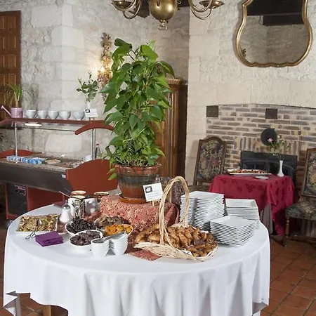 Chateau La Fleunie - Et Restaurant Hotel 4*