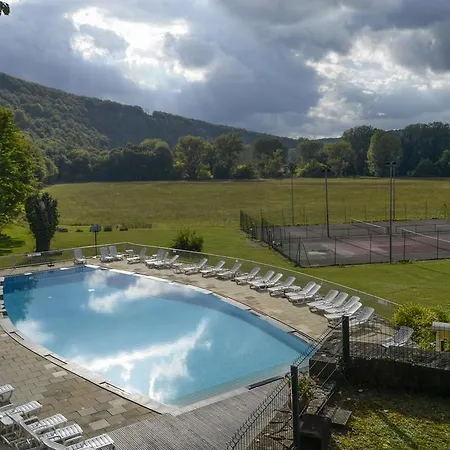 Chateau La Fleunie - Et Restaurant