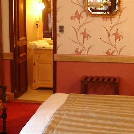 Chateau La Fleunie - Et Restaurant 4* Condat-sur-Vezere