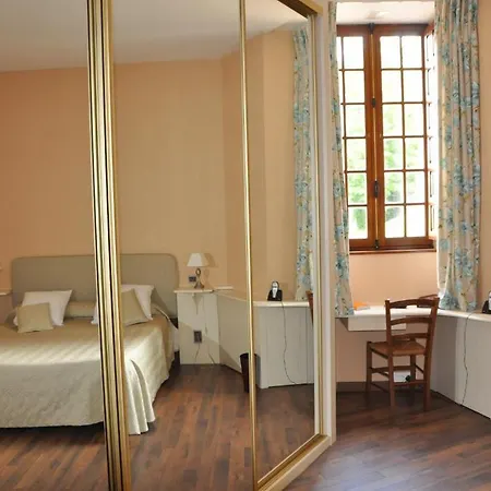 Chateau La Fleunie - Et Restaurant Hotel Condat-sur-Vezere