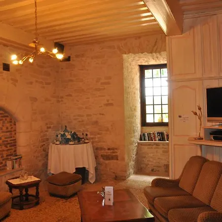 Chateau La Fleunie - Et Restaurant Hotel