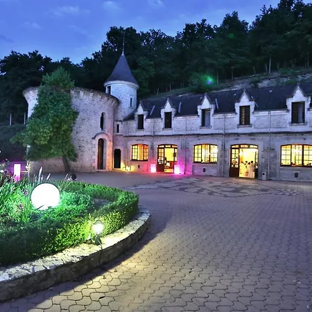 Chateau La Fleunie - Et Restaurant