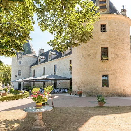 Chateau La Fleunie - Et Restaurant 4*