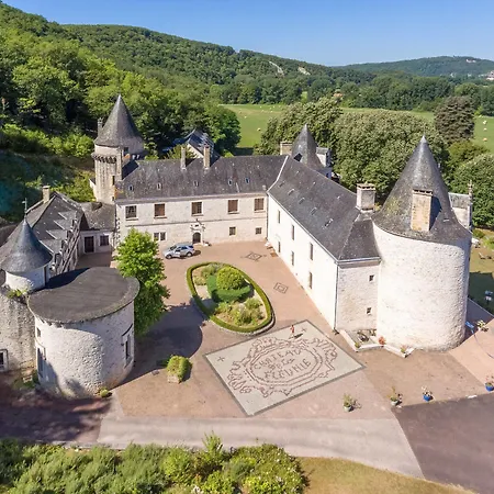 Chateau La Fleunie - Et Restaurant Hotel