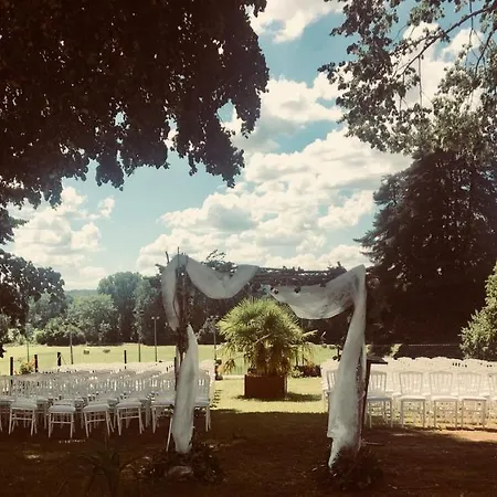 Chateau La Fleunie - Et Restaurant 4*
