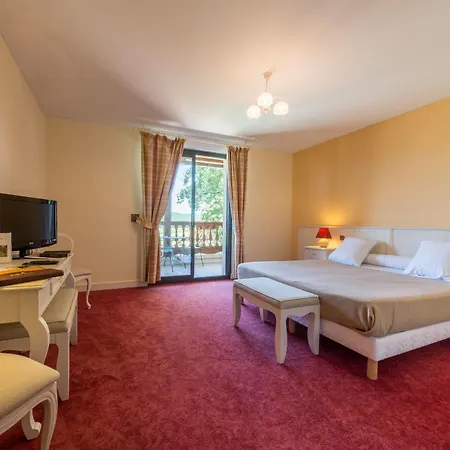 Chateau La Fleunie - Et Restaurant Hotel Condat-sur-Vezere
