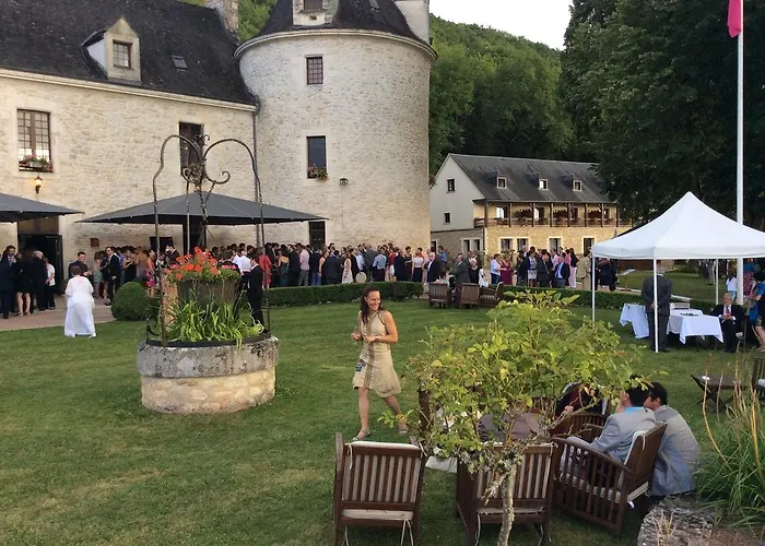 Chateau La Fleunie - Et Restaurant