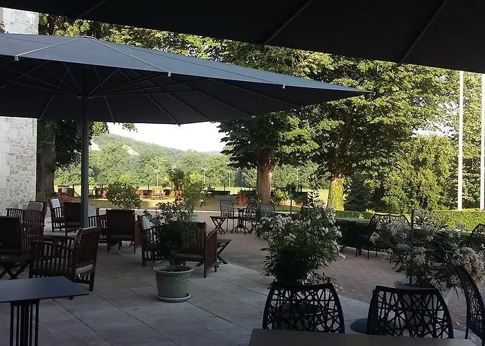 Chateau La Fleunie - Et Restaurant Szálloda