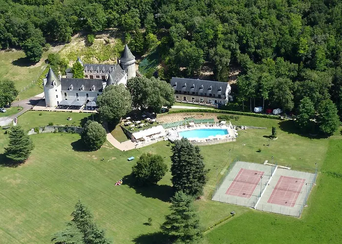 Chateau La Fleunie - Et Restaurant 4*
