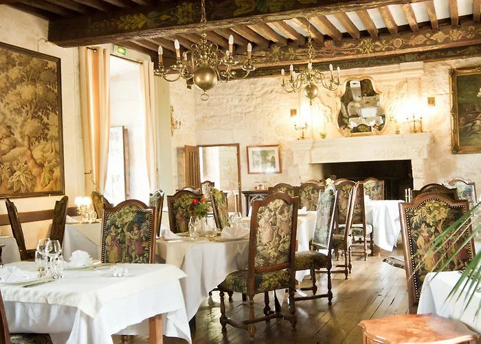 Chateau La Fleunie - Et Restaurant Szálloda
