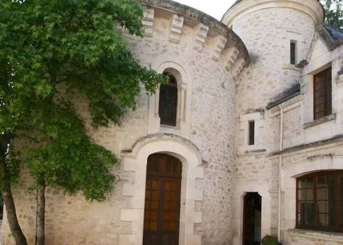 Chateau La Fleunie - Et Restaurant Szálloda 4*