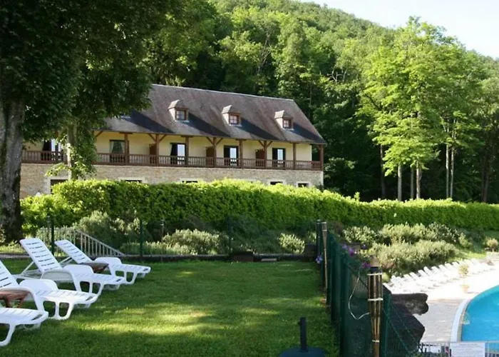 Chateau La Fleunie - Et Restaurant