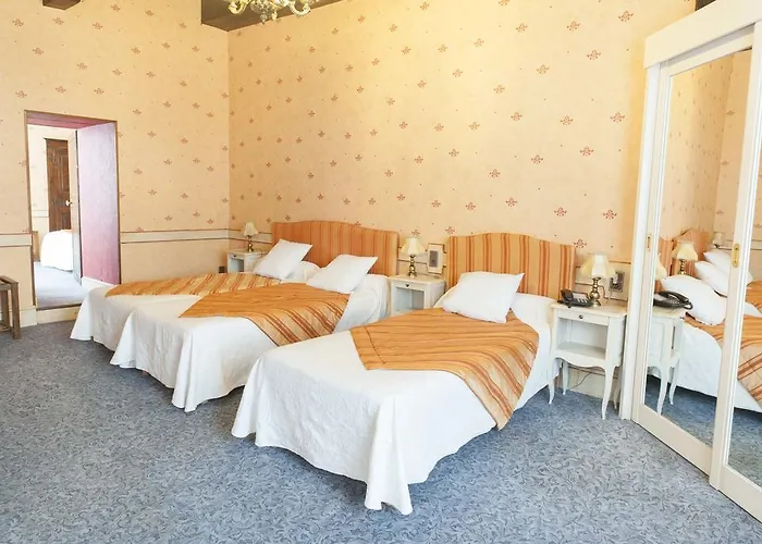 Chateau La Fleunie - Et Restaurant Szálloda