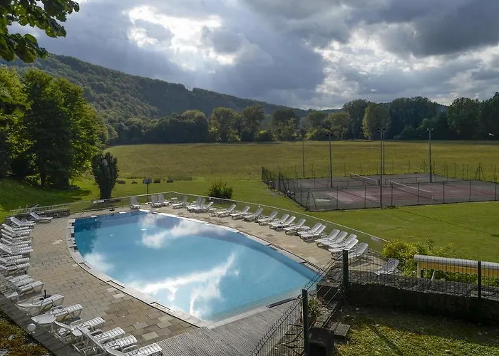 Chateau La Fleunie - Et Restaurant