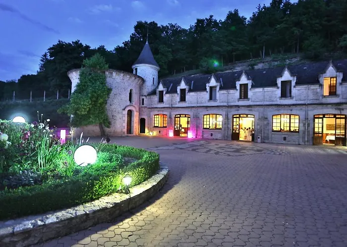 Chateau La Fleunie - Et Restaurant
